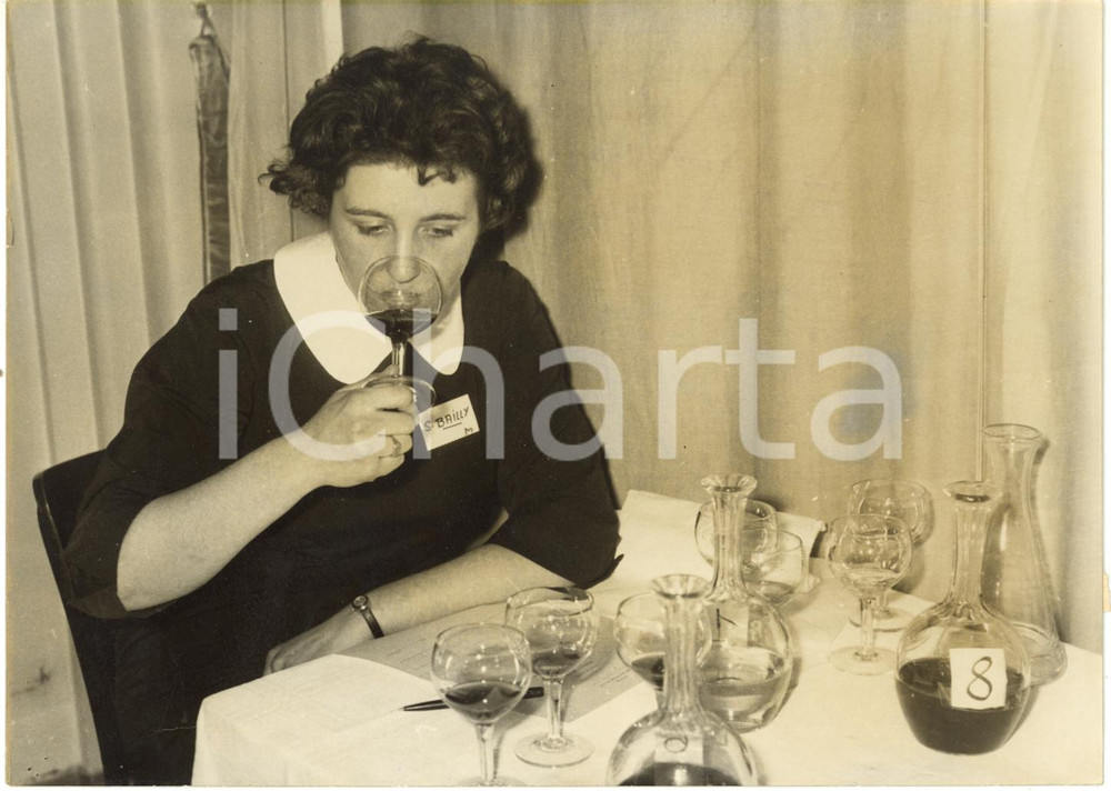 1962 FRANCE - Simone BAILLY au concours "Meilleur sommelier de France" *Photo
