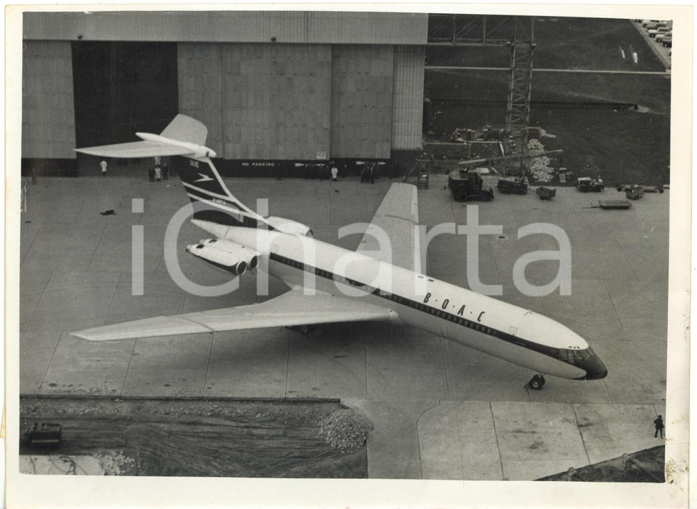 Fotografia d epoca originale 1962 WEYBRIDGE UK  Presentation VICKERS VC10 jet airliner BOAC Photo 20x15 1