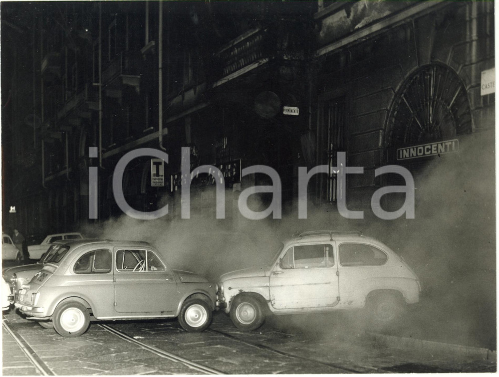1968 MILANO Movimento Studentesco - Auto incendiate in Via Castelfidardo *Foto