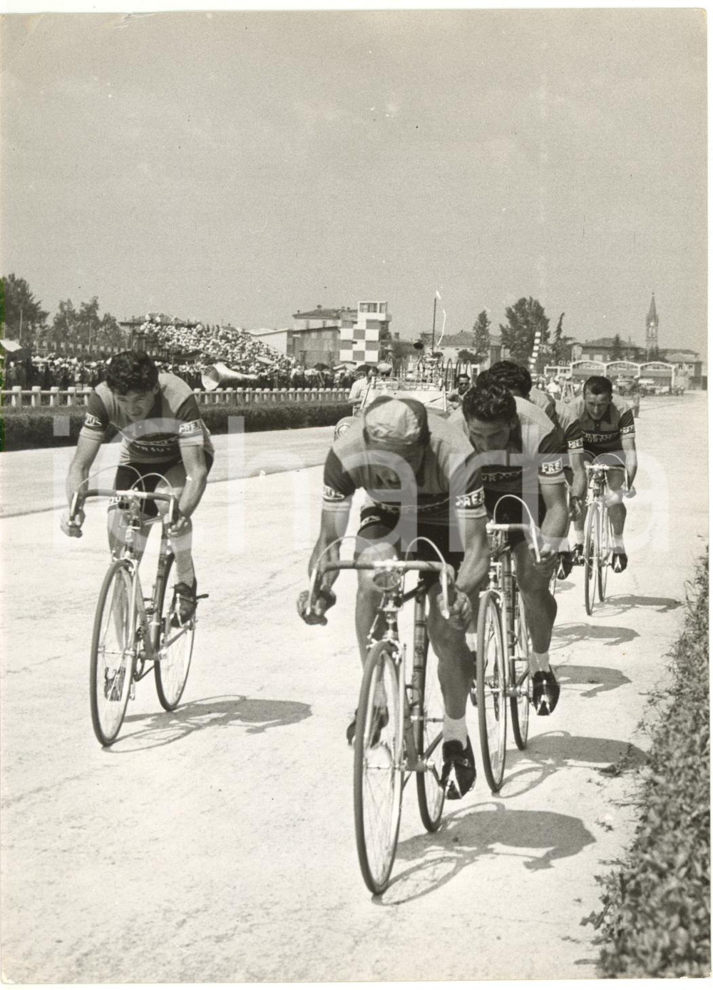 1955 CICLISMO - GIRO D'ITALIA Decima tappa - Passaggio della squadra FREJUS