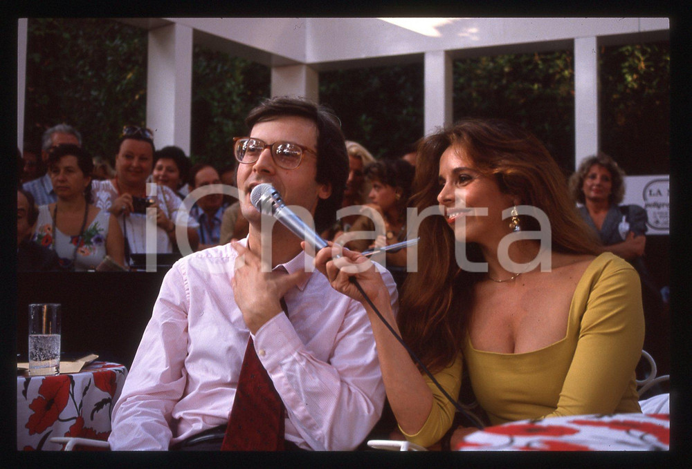35mm vintage slide*1990 ca COSTUME Vittorio SGARBI con Patrizia LORI ritratto 3