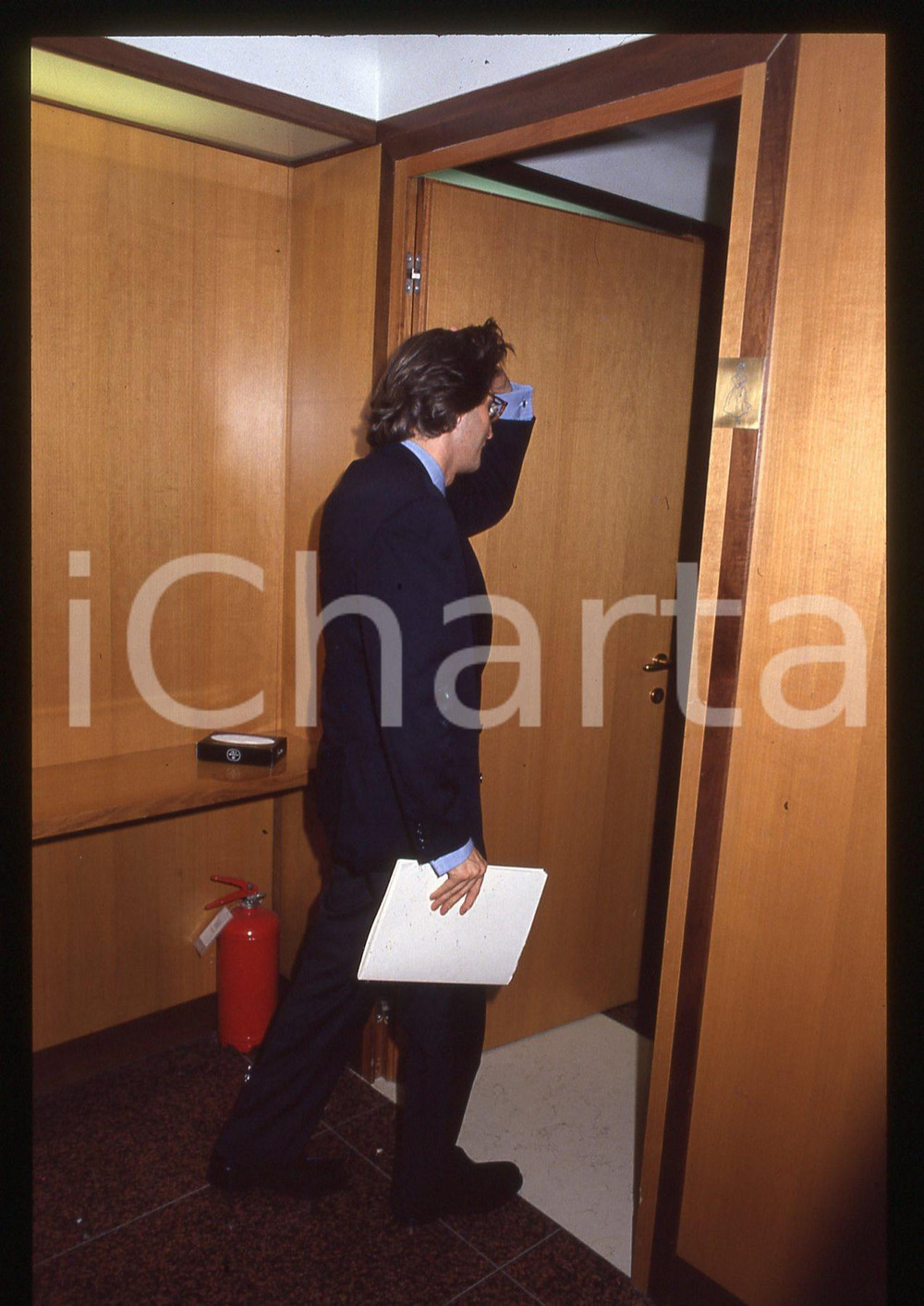 35mm vintage slide*1995ca COSTUME Vittorio SGARBI Ritratto del critico d'arte 37