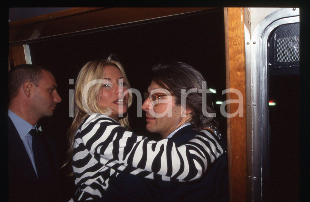 Fotografia d epoca originale 35mm vintage slide1995ca COSTUME Elenoire CASALEGNO  Vittorio SGARBI ritratto 4 1