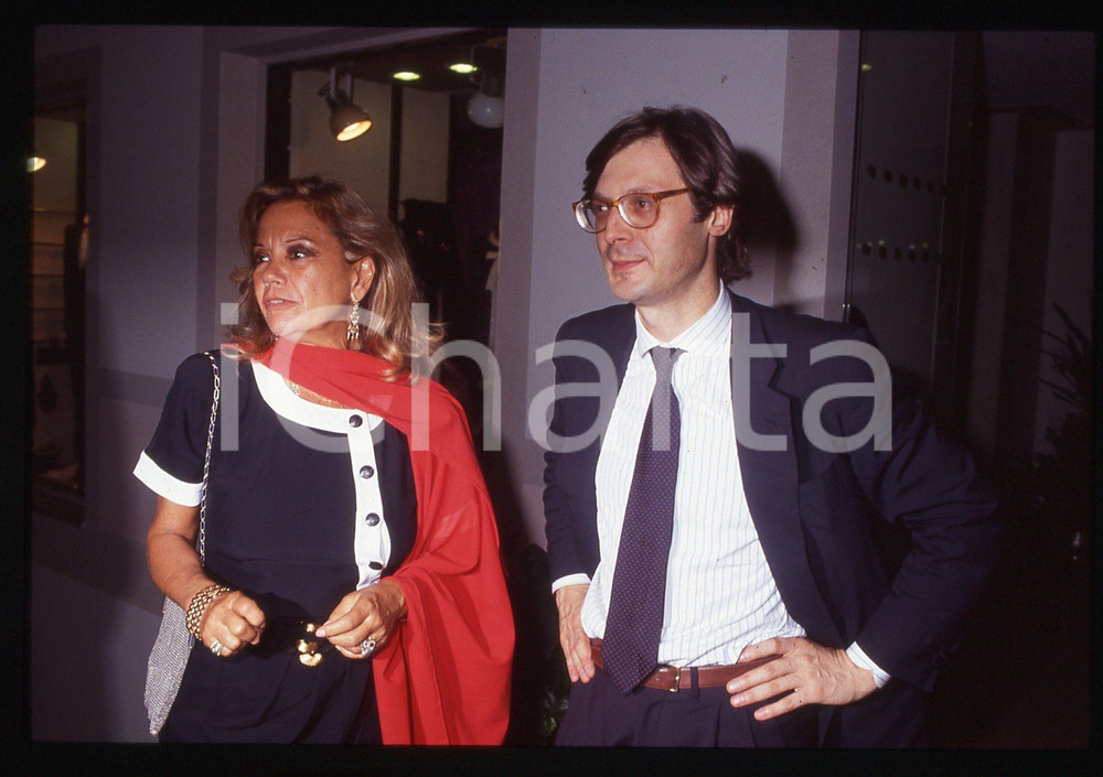 35mm vintage slide*1995ca COSTUME Valeria MORICONI e Vittorio SGARBI ritratto 1