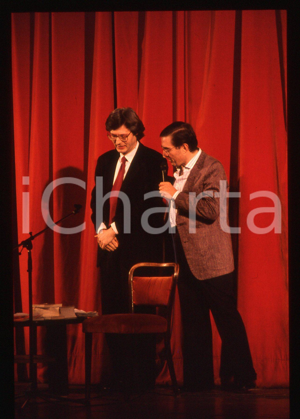 35mm vintage slide*1995 ca COSTUME Vittorio SGARBI e Dino SARTI a un convegno 1