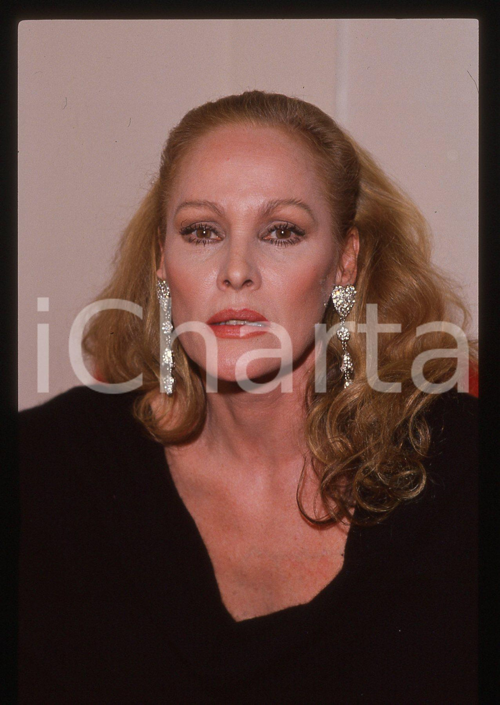 35mm vintage slide* 1990 ca COSTUME Ursula ANDRESS Ritratto dell'attrice 28