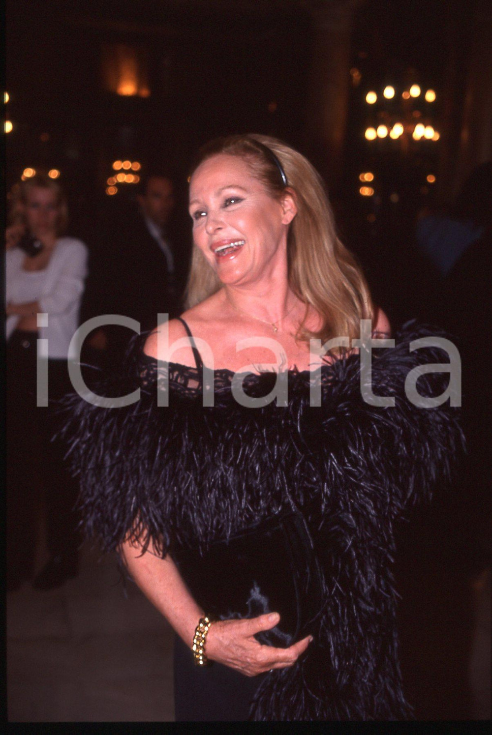 35mm vintage slide* 1990 ca COSTUME Ursula ANDRESS Ritratto dell'attrice 33