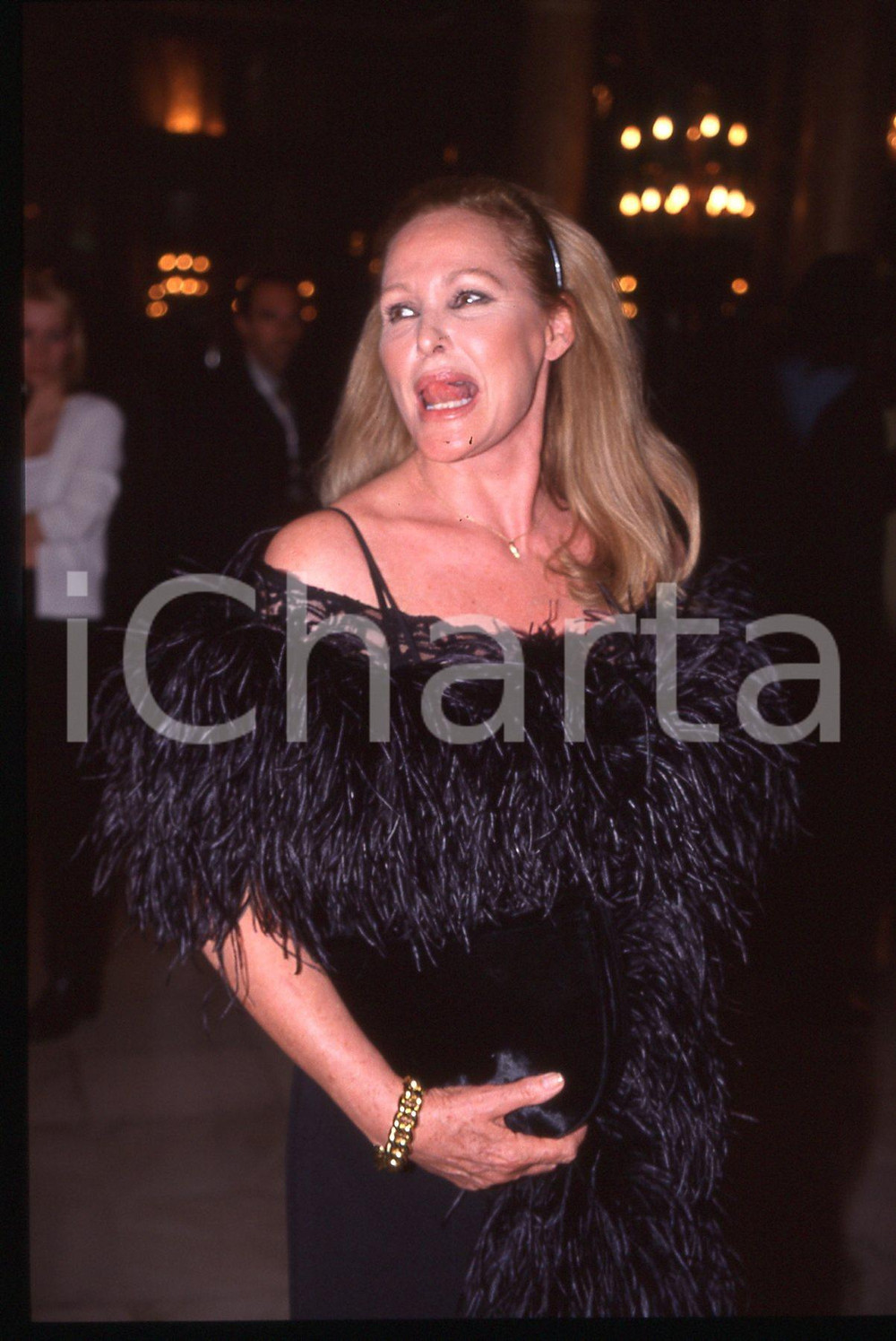 35mm vintage slide* 1990 ca COSTUME Ursula ANDRESS Ritratto dell'attrice 35
