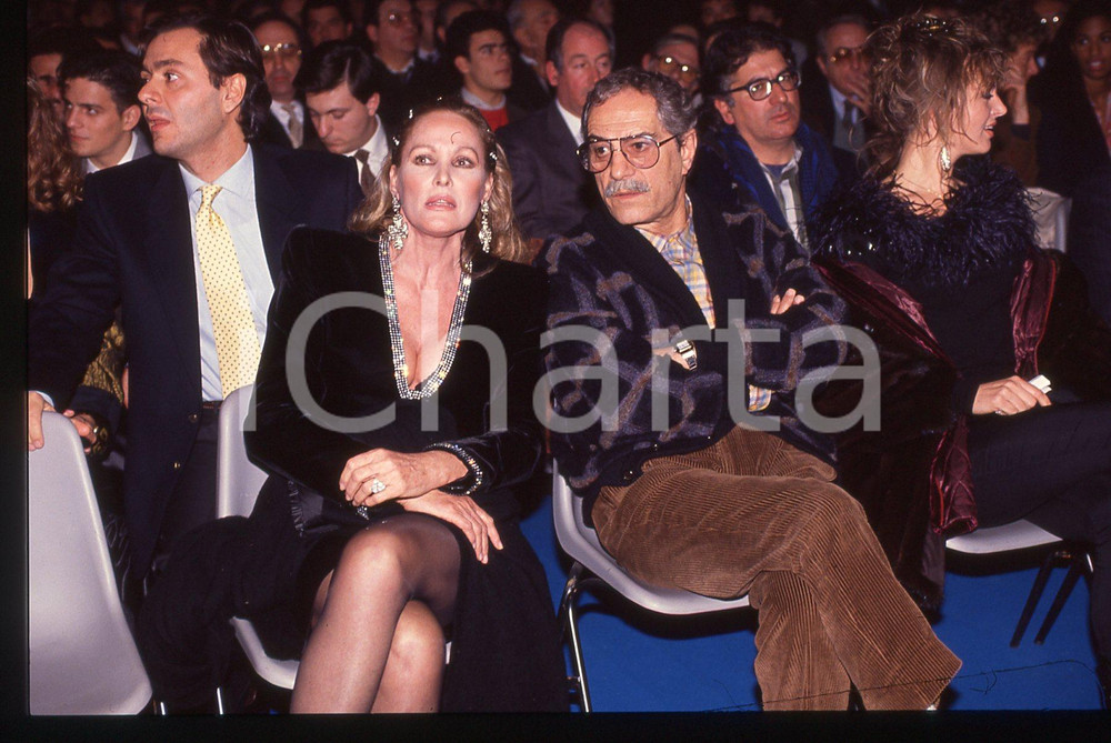 35mm vintage slide*1985 LONDRA LES MISERABLES Ursula ANDRESS Nino MANFREDI 1
