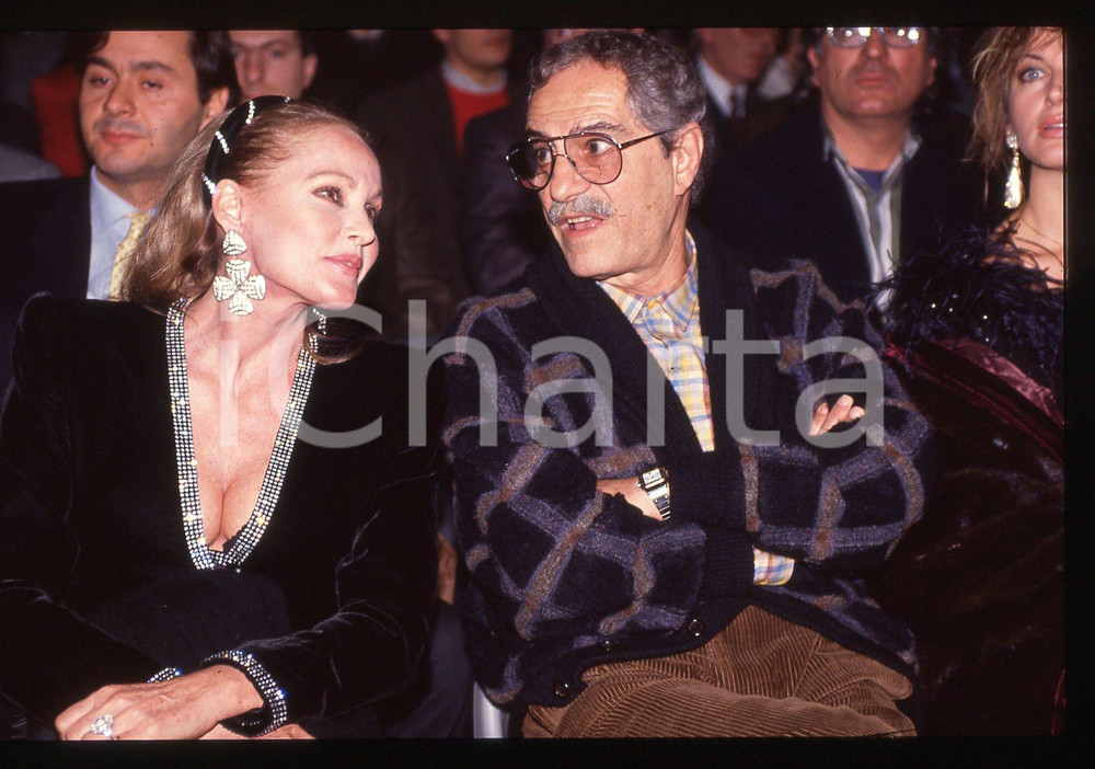 35mm vintage slide*1985 LONDRA LES MISERABLES Ursula ANDRESS Nino MANFREDI 2