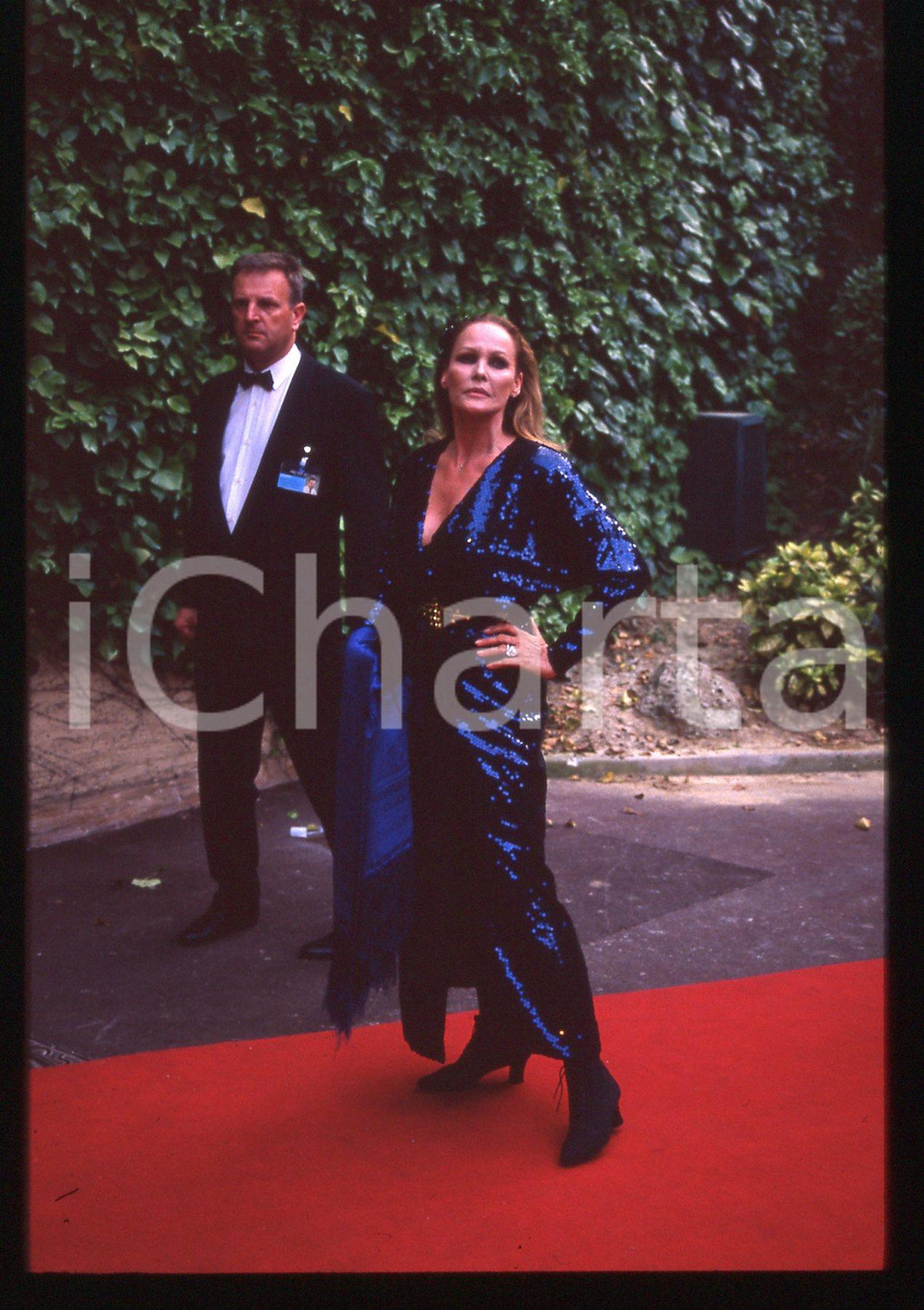 35mm vintage slide*1989 CAMPIONE D'ITALIA Ursula ANDRESS sul red carpet Ritratto