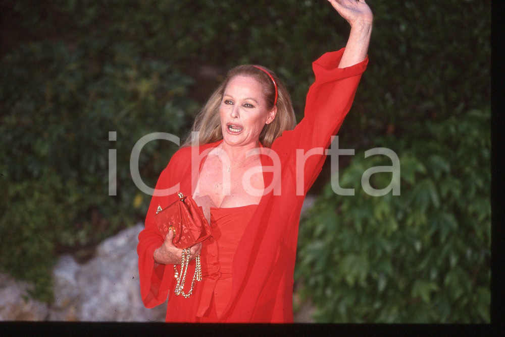 35mm vintage slide*1995 MONTECARLO - WMA Ursula ANDRESS sul red carpet 