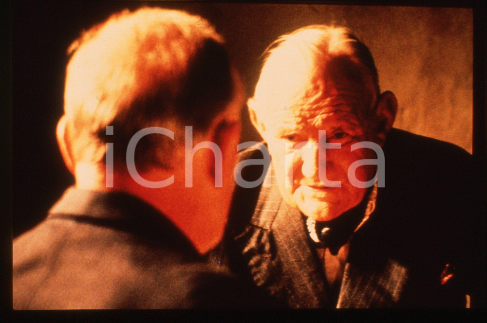 35mm vintage slide* 1987 WHITE MISCHIEF Trevor HOWARD in una scena del film