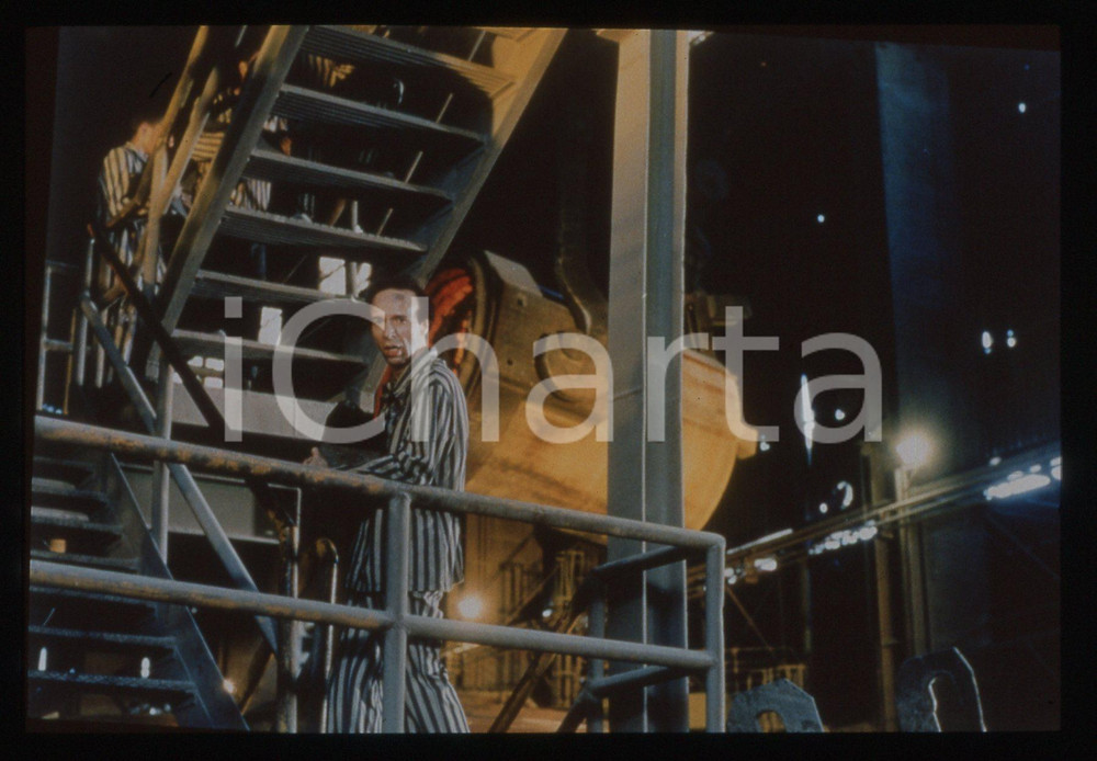 35mm vintage slide*1997 LA VITA E' BELLA Roberto BENIGNI in una scena del film 1