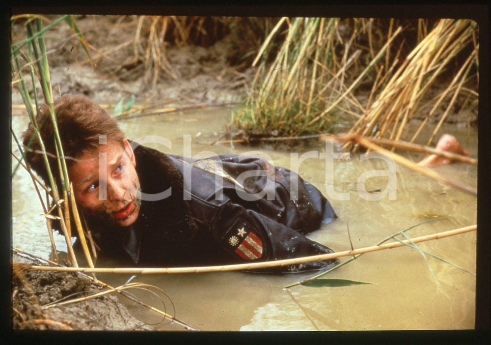 35mm vintage slide*1987 EMPIRE OF THE SUN Christian BALE in una scena del film 1