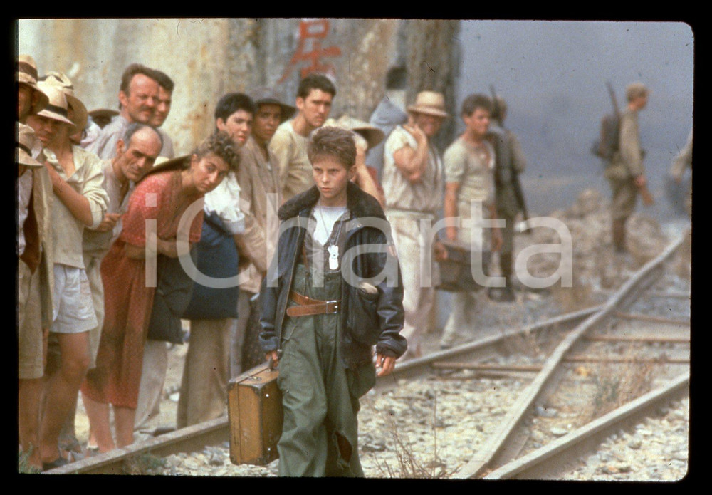 35mm vintage slide*1987 EMPIRE OF THE SUN Christian BALE in una scena del film 3