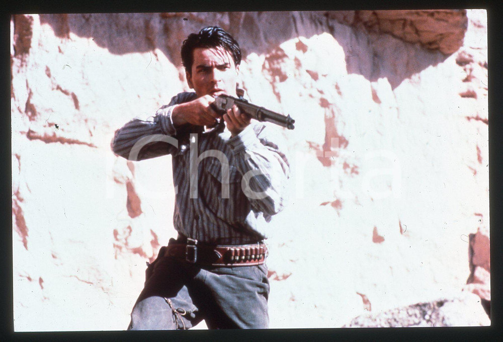 35mm vintage slide* 1988 YOUNG GUNS Charlie SHEEN in una scena del film