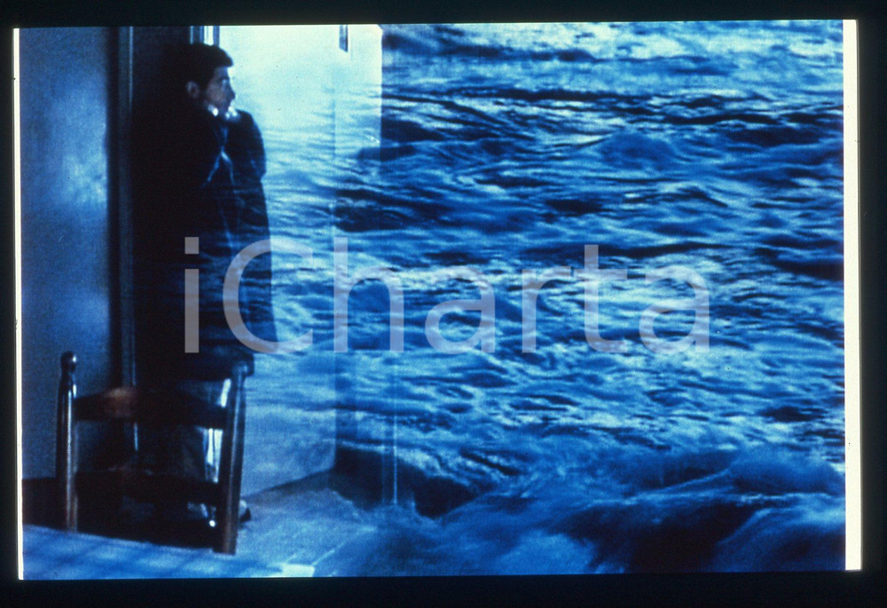 35mm vintage slide* 2001 ÉLOGE DE L'AMOUR - Bruno PUTZULU in una scena del film