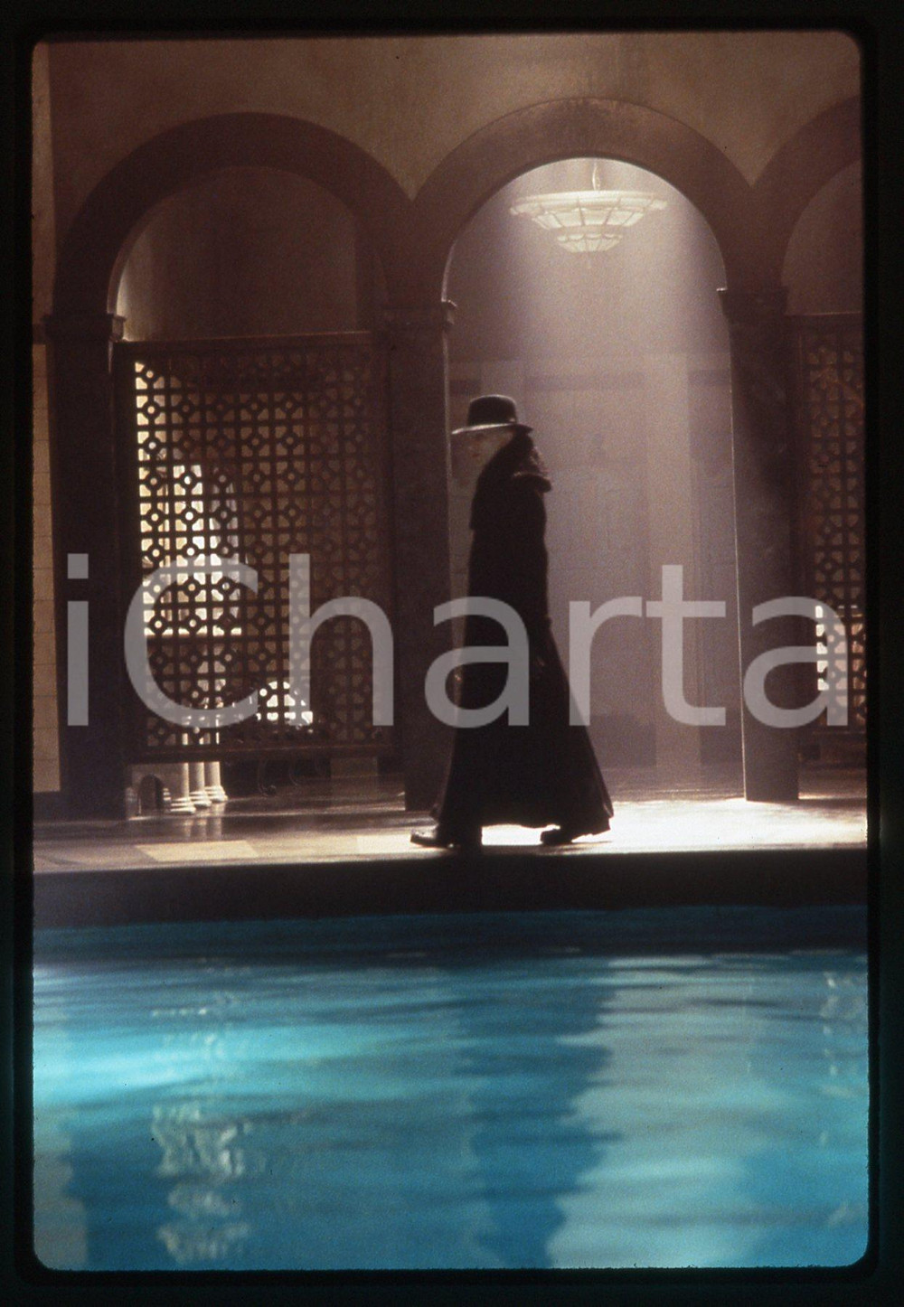 35mm vintage slide*1998 DARK CITY - Richard O'BRIEN in una scena del film