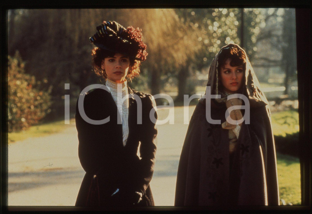 Fotografia d epoca originale 35mm vintage slide1991 BECOMING COLETTE  Virginia MADSEN Mathilda MAY Ritratto 1