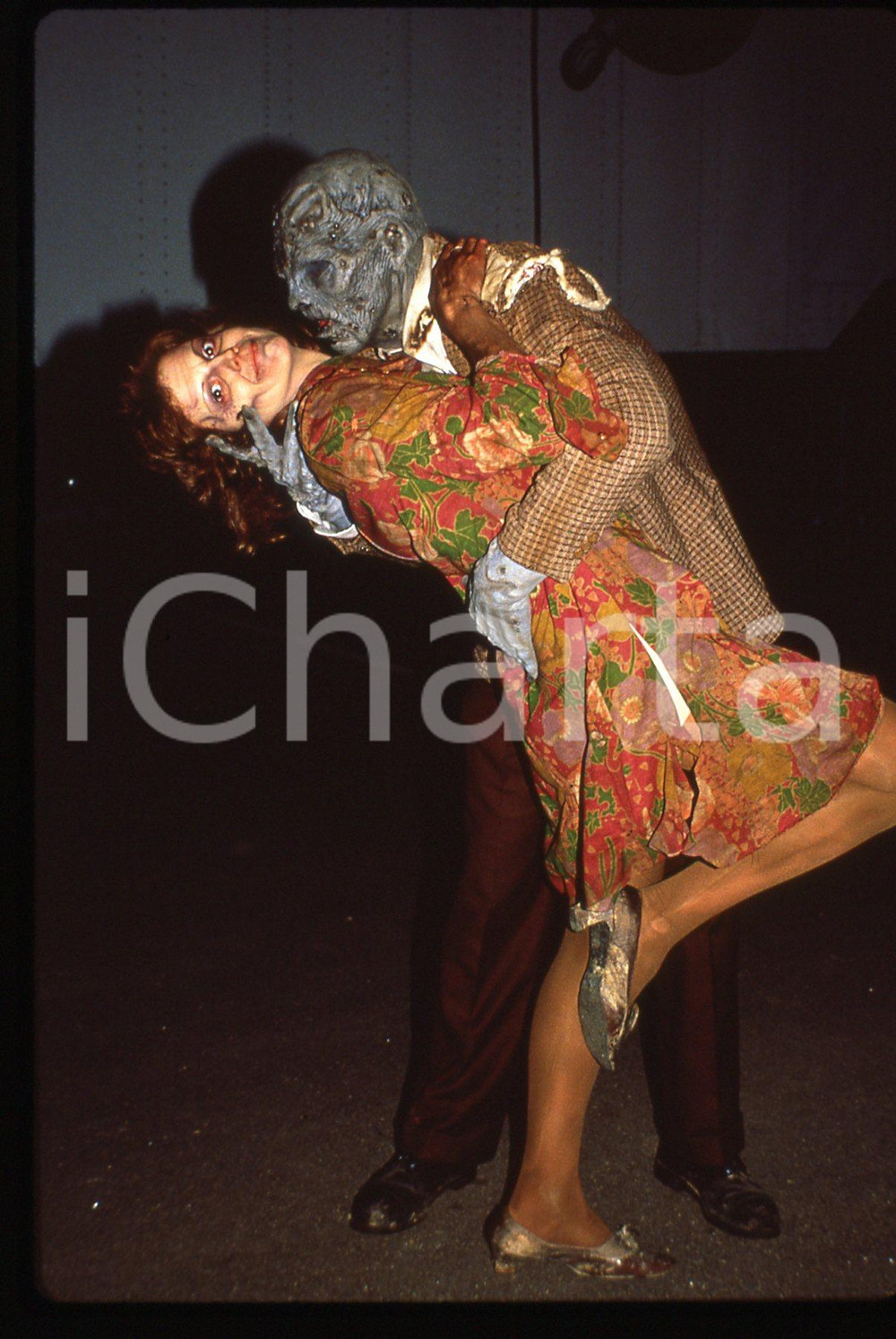 35mm vintage slide*1988 RETURN OF THE LIVING DEAD 2 - Marsha DIETLEIN con zombie