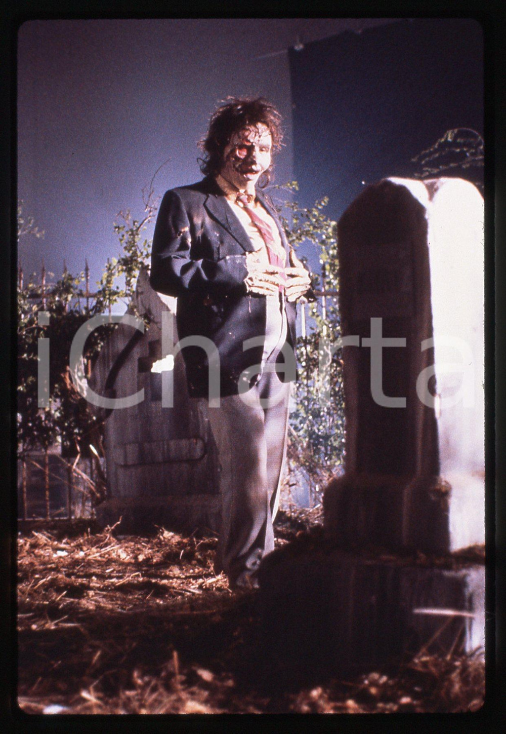 35mm vintage slide*1988 RETURN OF THE LIVING DEAD 2 Zombie - Scena del film 15
