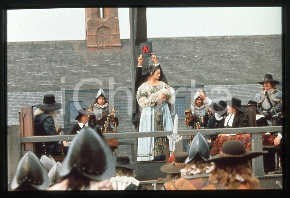 35mm vintage slide*1995 THE SCARLET LETTER - Demi MOORE in una scena del film 1