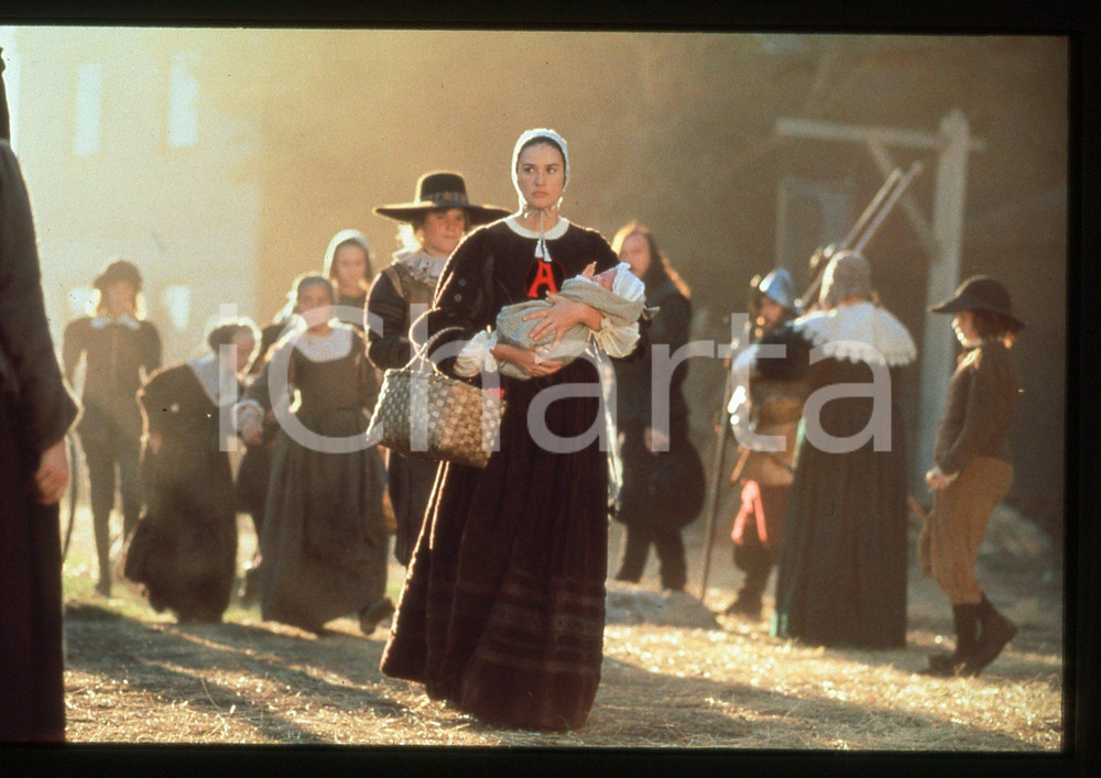 35mm vintage slide*1995 THE SCARLET LETTER - Robert DUVALL Demi MOORE nel film