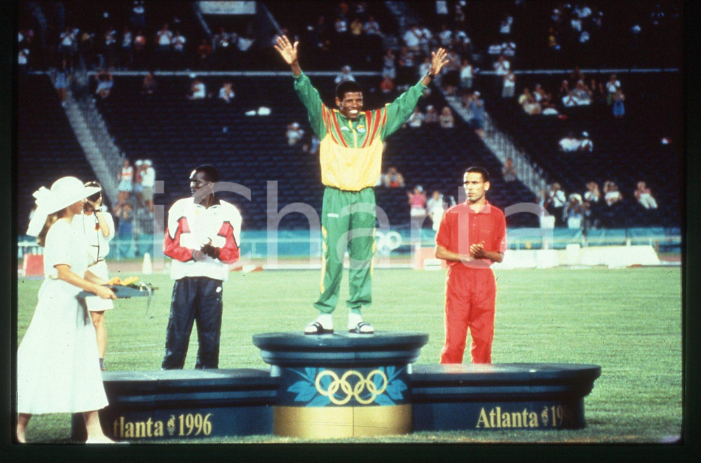 35mm vintage slide*1998 ENDURANCE Haile GEBRESELASSIE in una scena del film