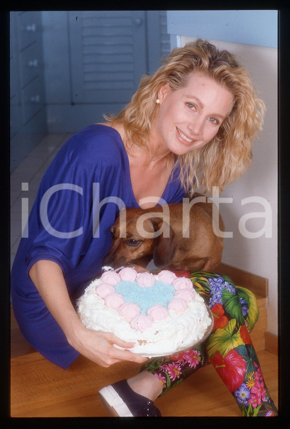 35mm vintage slide* 1990ca COSTUME - Marta FLAVI Ritratto con cane