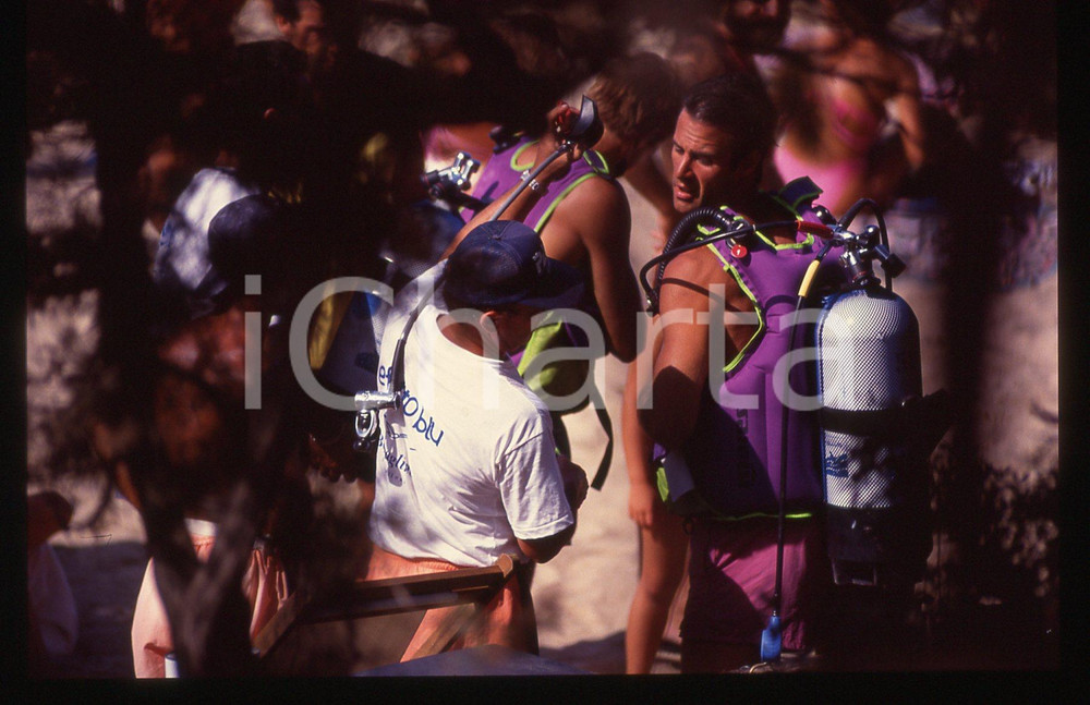 35mm vintage slide*1992 LISCIA DI VACCA Todd McKEE si prepara per immersione 