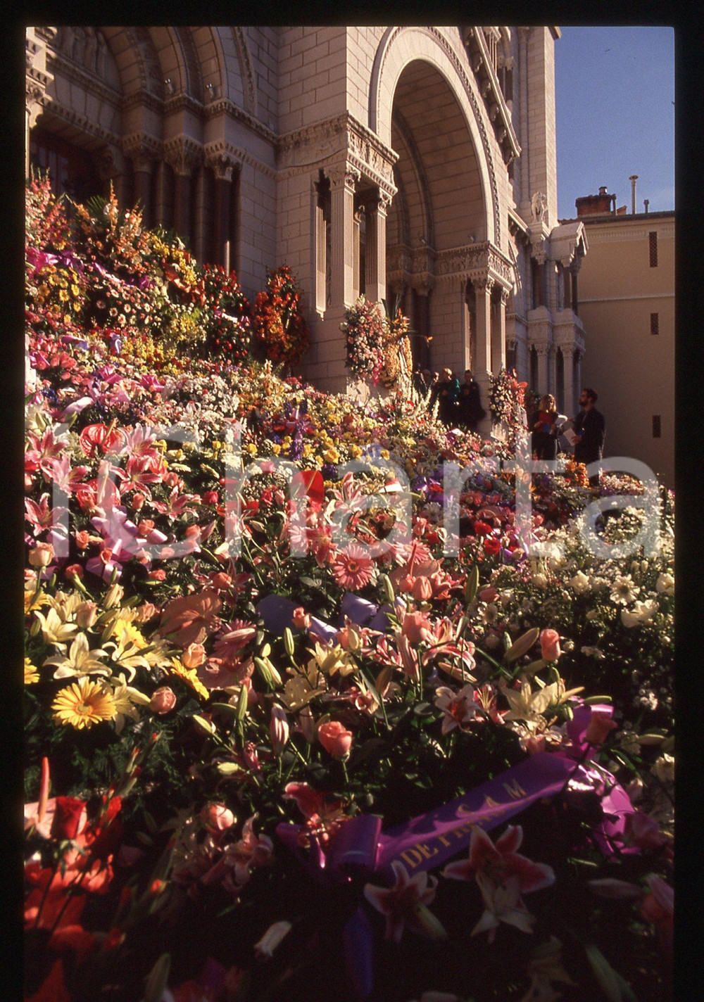 Fotografia d epoca originale 35mm vintage slide 1990 PRINCIPATO DI MONACO Funerali di Stefano CASIRAGHI 10 1