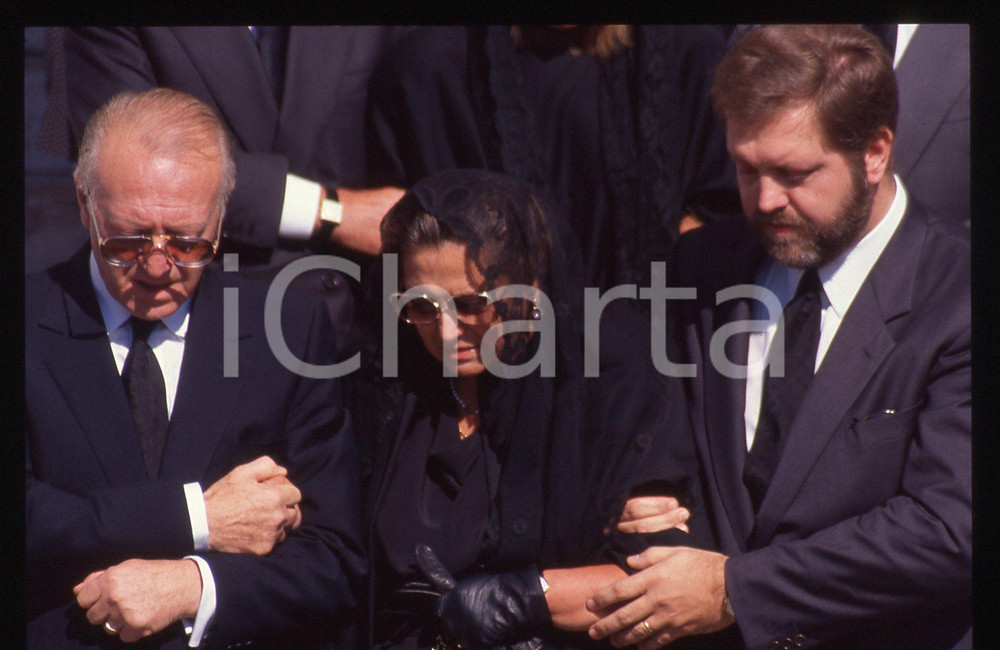 35mm vintage slide* 1990 PRINCIPATO DI MONACO Famiglia CASIRAGHI Funerali (6)