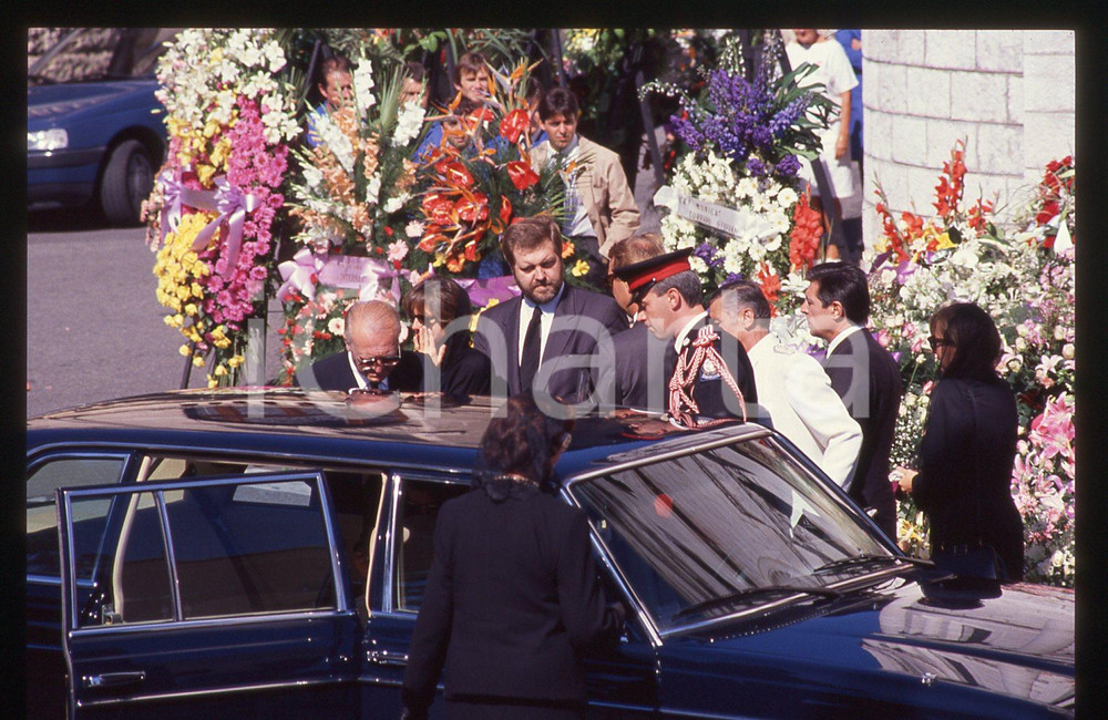 35mm vintage slide* 1990 PRINCIPATO DI MONACO Famiglia CASIRAGHI Funerali (7)