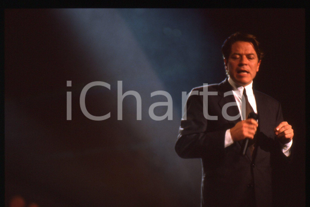 35mm vintage slide* 1989 BARI AZZURRO 89 Robert PALMER al Teatro Petruzzelli 16
