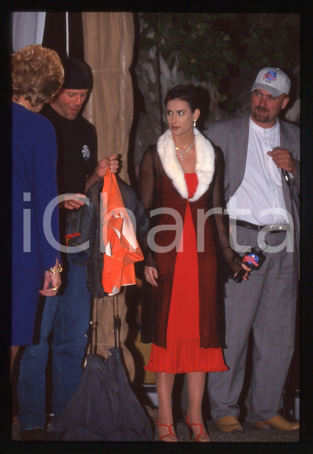 35mm vintage slide* 1997 CANNES Demi MOORE Bruce WILLIS al Planet Hollywood (2)