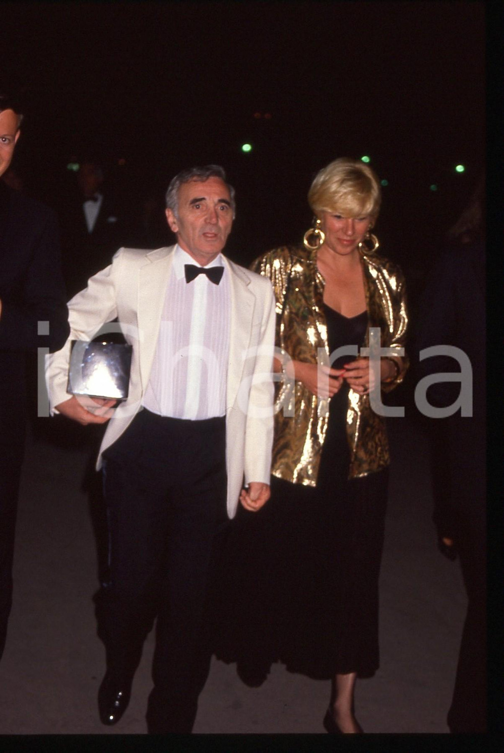 35mm vintage slide* 1990 CANNES Charles AZNAVOUR Ulla THORSELL Ritratto (1)