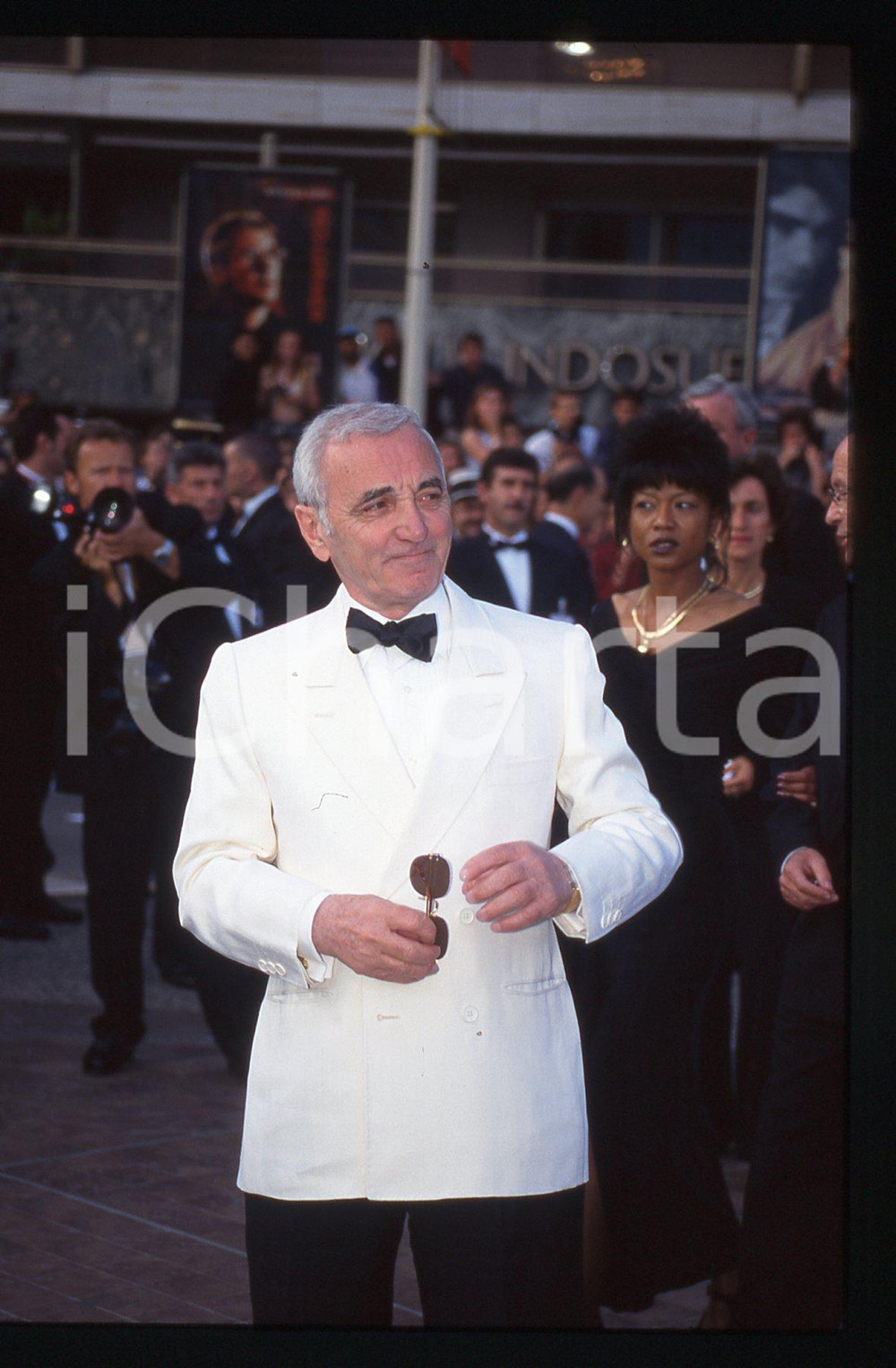 35mm vintage slide* 1990 CANNES Charles AZNAVOUR al Festival del Cinema (5)