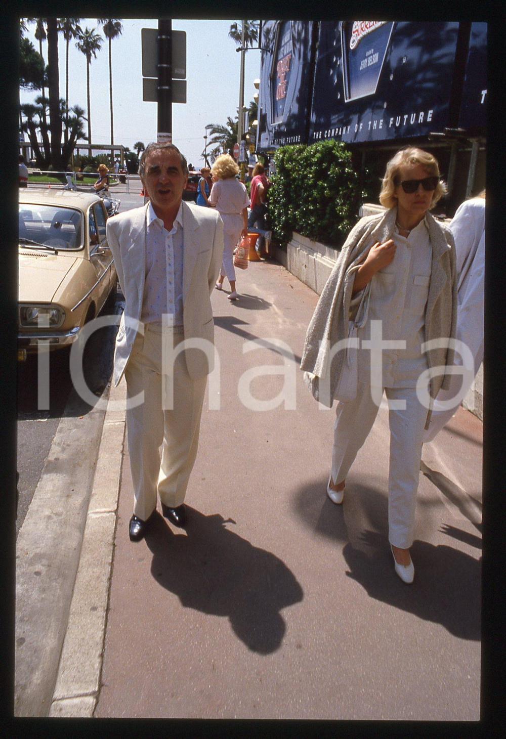 35mm vintage slide* 1990 CANNES Charles AZNAVOUR Ulla THORSELL Ritratto (3)