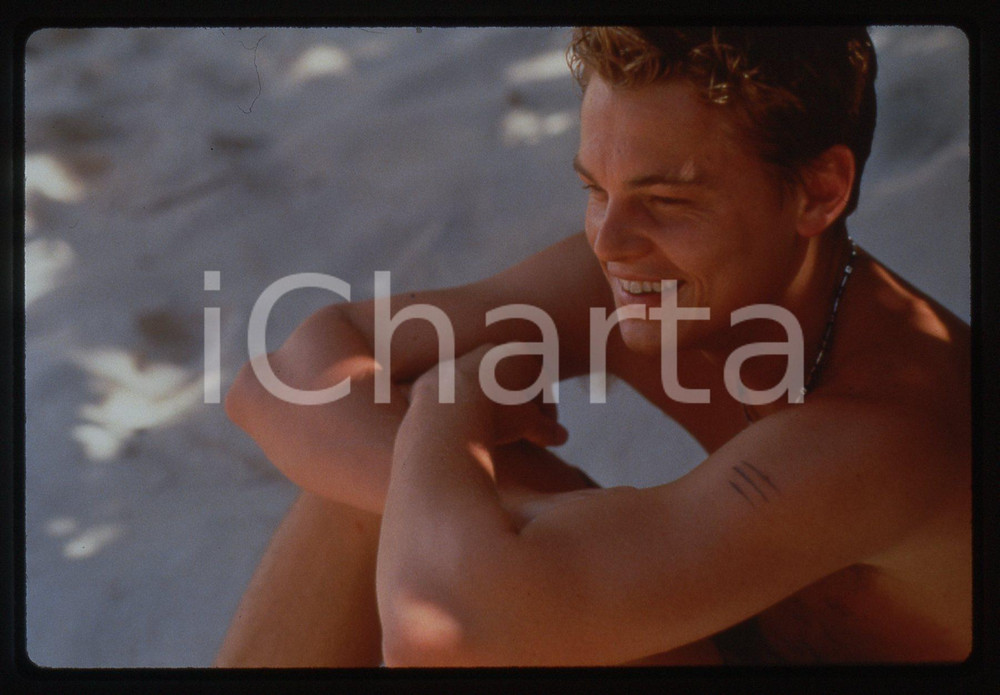 35mm vintage slide* 2000 THE BEACH Leonardo DICAPRIO  in una scena del Film (2)