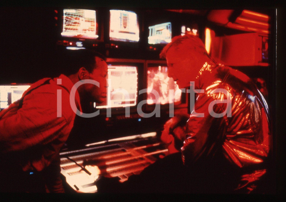 35mm vintage slide* 1990 PREDATOR 2 Danny GLOVER Gary BUSEY Scena Film (1)