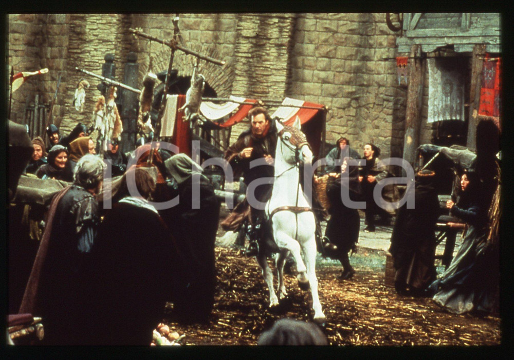 35mm vintage slide* 1991 ROBIN HOOD Kevin COSTNER in una scena del film (1)