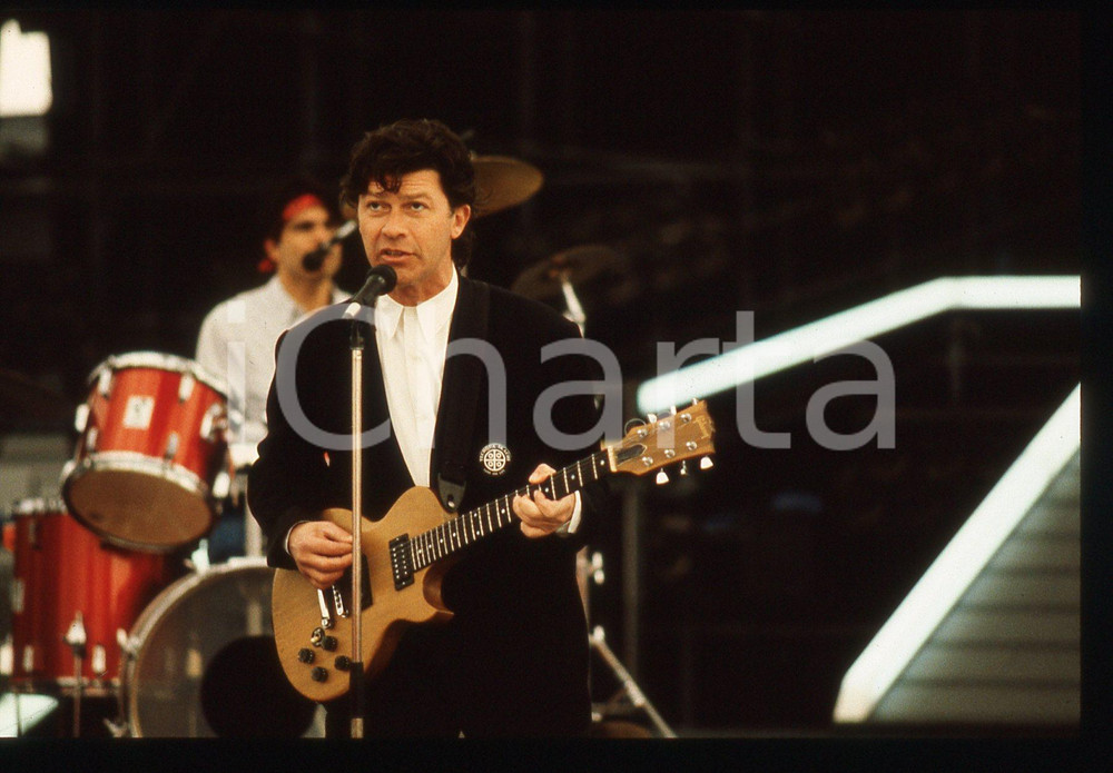 35mm vintage slide* 1988 SANREMO Robbie ROBERTSON sul palco del Palarock (10)