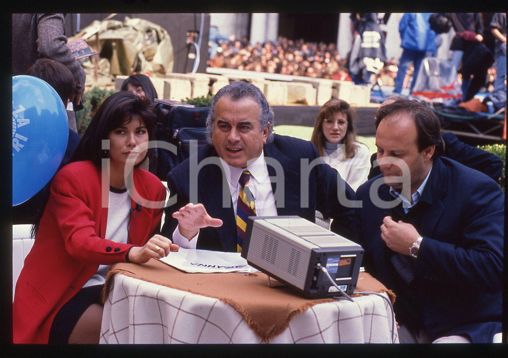 35mm vintage slide* 1990 FESTIVALBAR Gerry SCOTTI e Susanna MESSAGGIO (2)