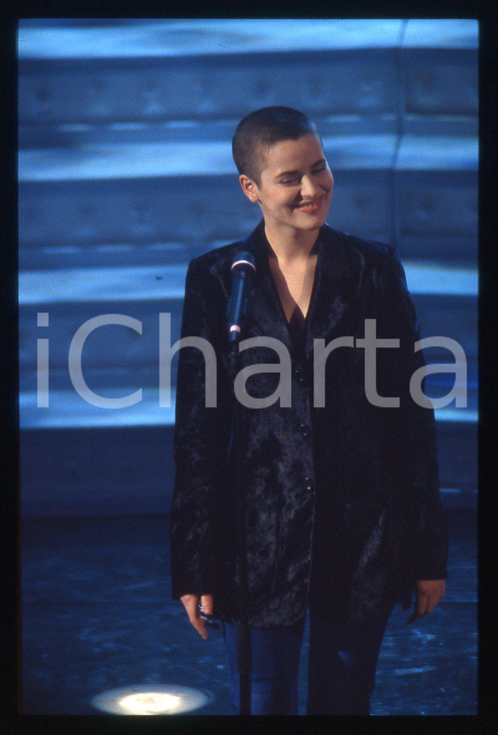 35mm vintage slide* 1997 SANREMO Silvia SALEMI sul palco del Teatro Ariston (5)