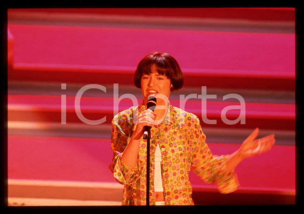 35mm vintage slide* 1996 SANREMO Silvia SALEMI sul palco del Teatro Ariston (5)