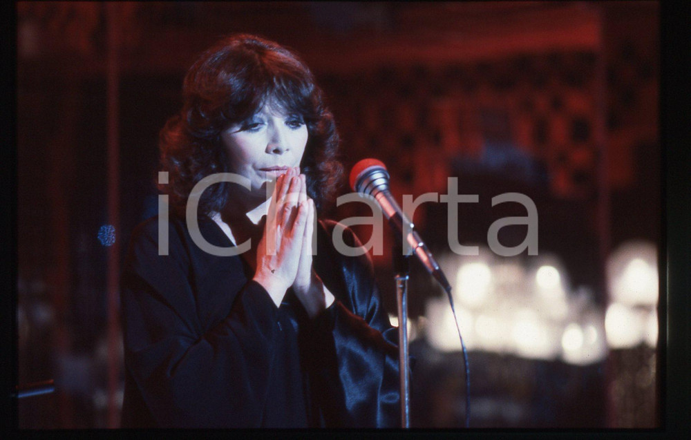 35mm vintage slide* 1985ca COSTUME Juliette GRÉCO Ritratto della cantante (37)