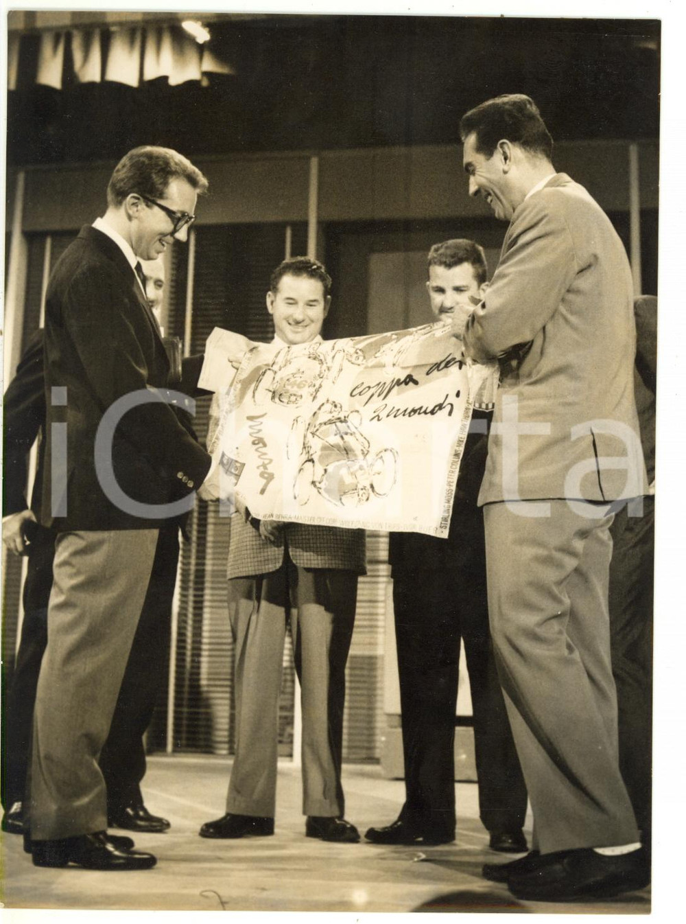 1958 LASCIA O RADDOPPIA? Mike BONGIORNO con piloti americani 500 miglia di MONZA
