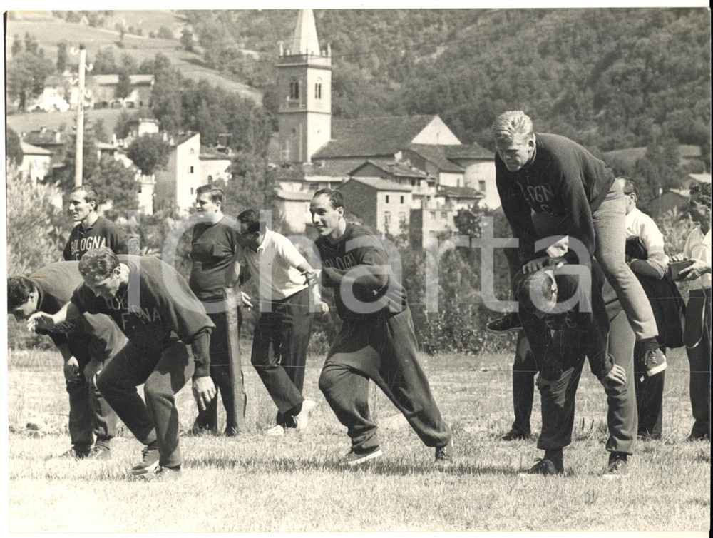 1964 CALCIO PIEVEPELAGO I giocatori del BOLOGNA in allenamento *Foto 18x13