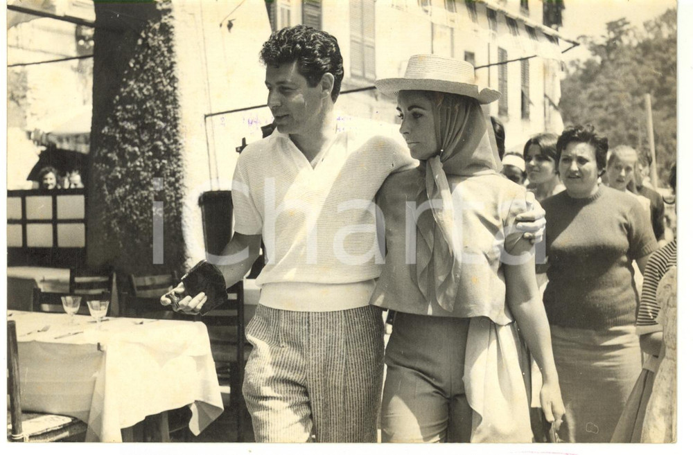 1959 GENOVA Elizabeth TAYLOR con Eddie FISHER in luna di miele *Foto 18x13 cm